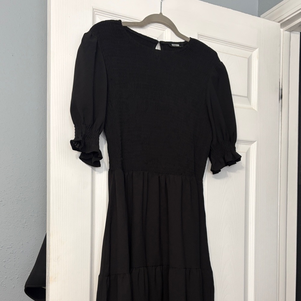 Black Maxi Dress with Puff Sleeves and Tiered Skirt - Picture 3 of 5